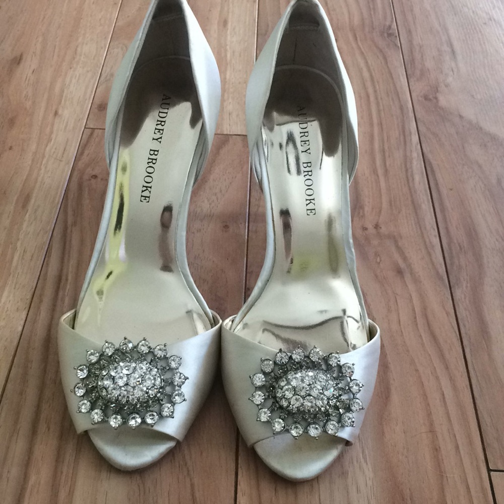 Audrey Brook ivory D’Orsay heels